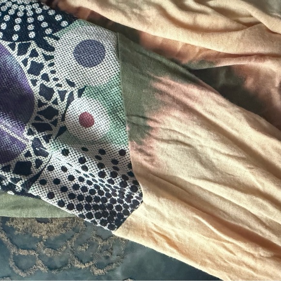 The Pyramid Collection Open Front Mixed Fabric Print Cardigan 2X - Picture 5 of 8